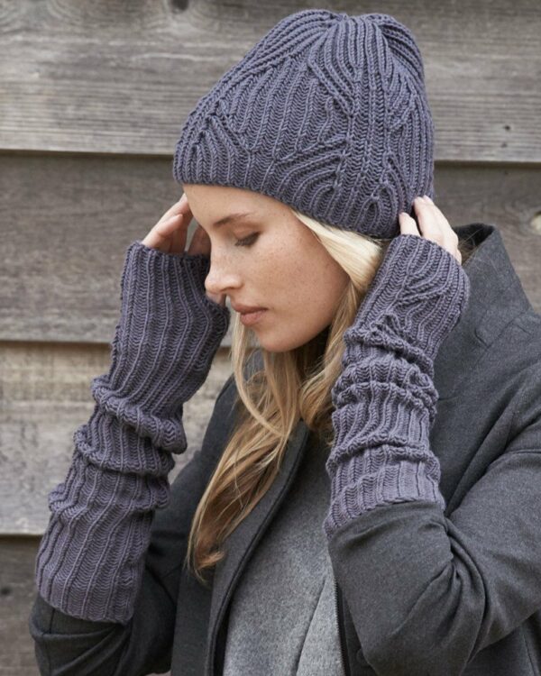 Brioche Beanie & Mitts Leaflet 428 - Image 2