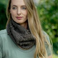 Lisa F Design Leaflet Hc11 - Mackenzie Cowl