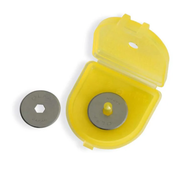 Olfa Spare Blades 18mm - 2 pack - Image 2